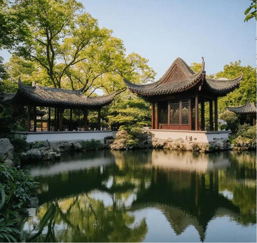 漳州龙文雨珍餐饮有限公司