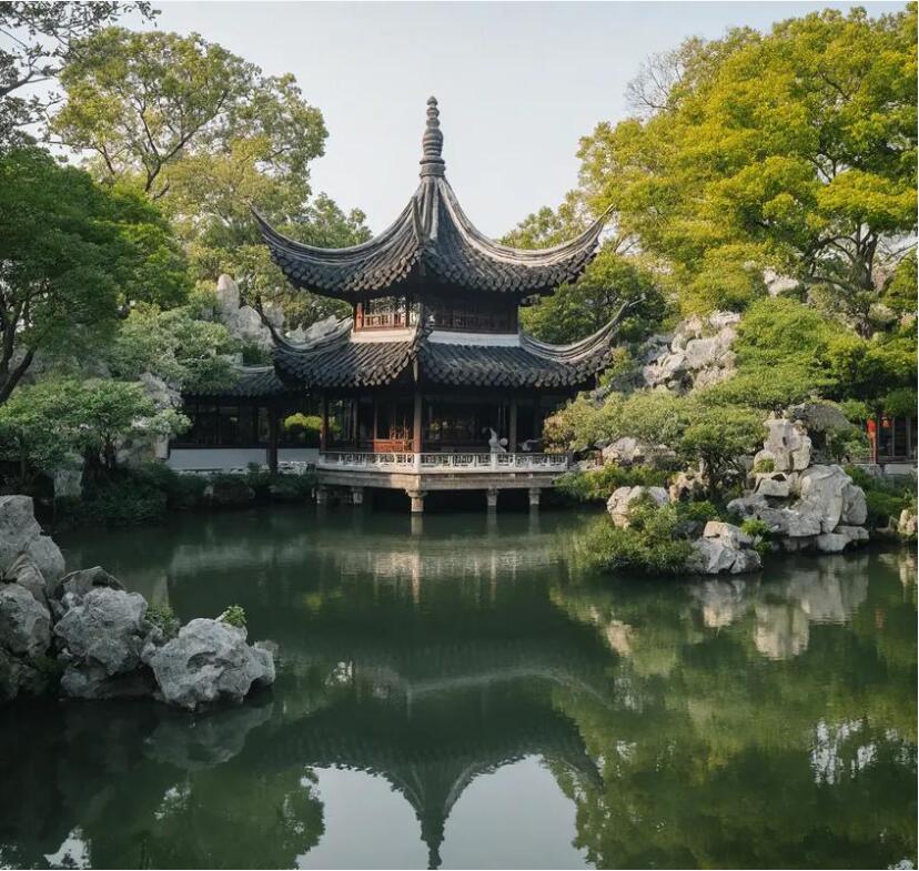 漳州龙文雨珍餐饮有限公司